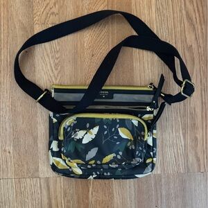 Fossil NWOT Crossbody In Black Floral